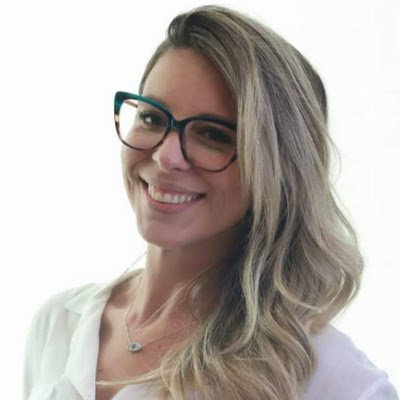 Sou psicóloga, completamente movida por desafios e viver de bem com a vida!