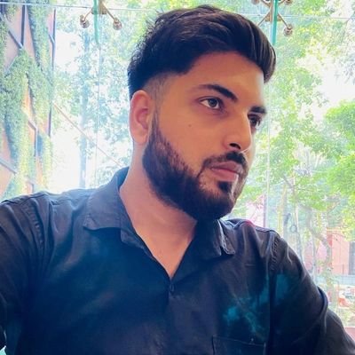 AkshayD31894980's profile picture. Management Student