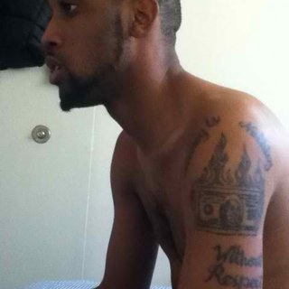 slimtattedguy's profile picture. 