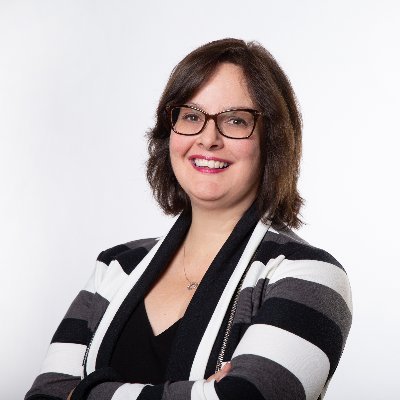 Slycaj's profile picture. Consultante en communication qui privilégie *les personnes avant les choses* | 2 enfants, 1 amoureux | Bilingue