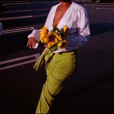 IAmSHE111's profile picture. StoryTeller • Artist• Vessel• Candle Connoisseur