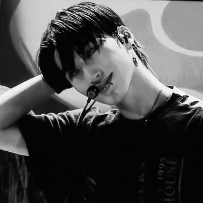 ☠︎ All eyes on me now If you still doubt mine, it's too pointless +
