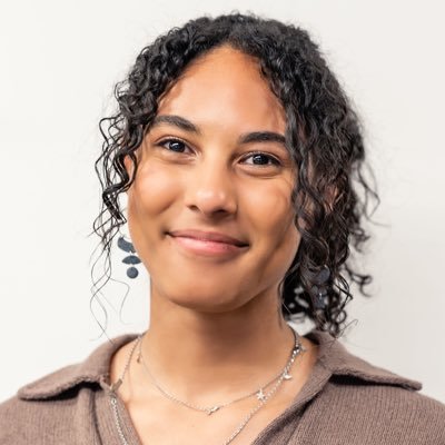 Creative Producer - Open A cappella Community Director - MA Warwick uni graduate - Warwick A cappella Society Founder - Performer - she/her