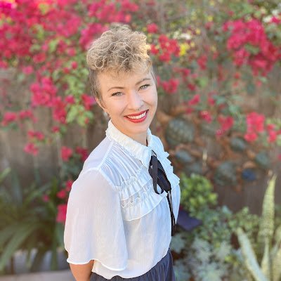 Art maker and cookie baker. Genes, greens, amines, and queens. 🧬🧫🧪 (she/her/they)