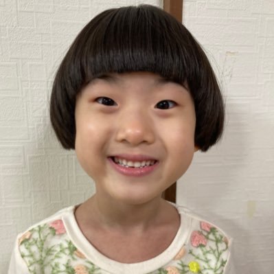 ミュージカル好きの子役お嬢(きのこ)を陰ながらサポートする、木の親です。事務所所属です。演技とダンスと歌をがんばっています。応援よろしくお願いいたします。SNS初心者で至らぬところ多々ありますが、よろしくお願いいたします。基本父管理(時々🍄と母)