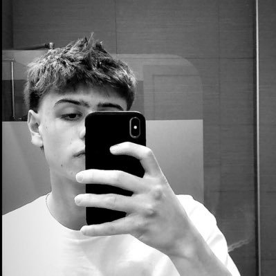 Pablooyagaa's profile picture. 👁️👁️