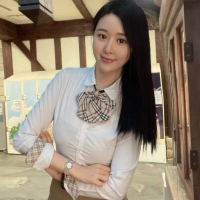 I used to work as a project auditor at Binance. Currently the Chief Emerging Currency Analyst at Apax Partners LLP Private Equity, focusing on entry-level crypt
