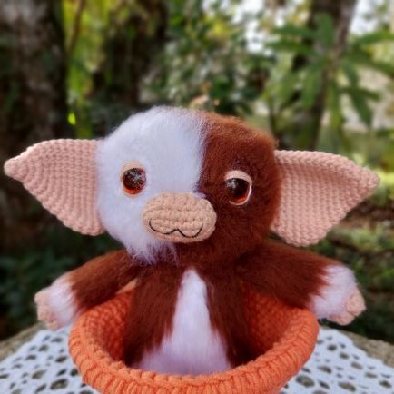 Artesã, Amigurumeira, Crocheteira, Professora, Nerd, Mochileira, Mãe, Avó dentre várias outras coisas...