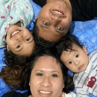 SonyRmzs's profile picture. Comunicóloga universitaria de sangre azul y piel dorada. Madre, esposa y loca por la vida.