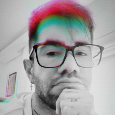 fabianorfarias's profile picture. Latino americano, comunista e profissional de TI não binário