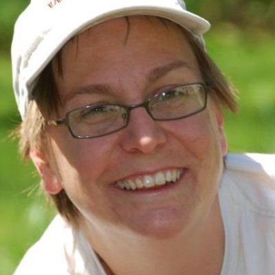 paleololigo's profile picture. Storyteller • Artist • Scientist ✧ Owner and Artist at PaleoPix @PaleoPixSGF; Chief Cat Cuddler at Mew-Mew House @MewMewHouseSGF; Geochemist at @EpochIsotopes