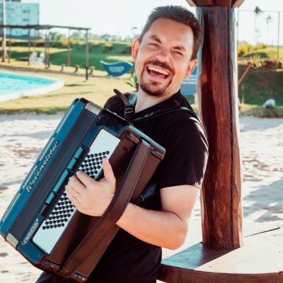 Músico y compositor 🎙🎤🎛🎶🇵🇾 Papá y Representante artístico de @jazdelparaguay Productor musical en