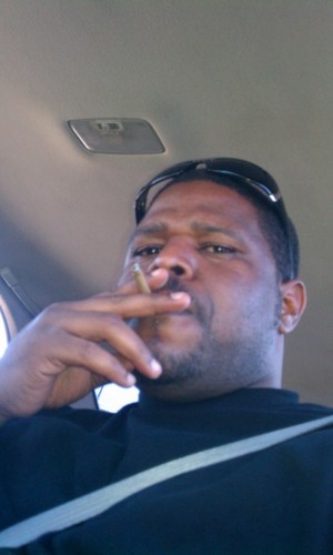 datniggaEsTee's profile picture. 