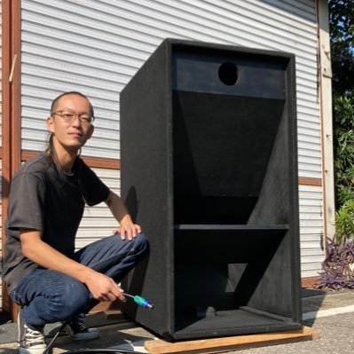 名は体を表す。 PAスピーカー、音響機材、研究、実験、運用。 soundsystem,SR. 動画→https://t.co/w5p3Grspy9  テクノhttps://t.co/fsRhGnoRf3