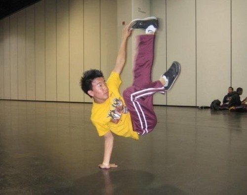 Gabey_Chow's profile picture. -Bboy
-Rave 
-Snowboard