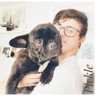 im 23. i like to play video games, read, paint, draw and cook