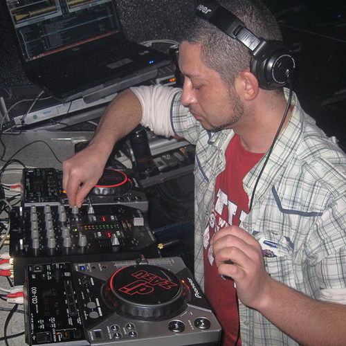 Radio Club Mix owner
http://t.co/p8X6YaAkrH
Listen RCM:
http://t.co/I1A7rHNKGX
Facebook account:
http://t.co/fmYaum9oUv