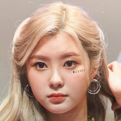 promisenine_'s profile picture. her/she | infp | 🇵🇭