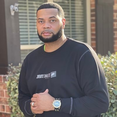 JFamT_32's profile picture. Self Made Baller