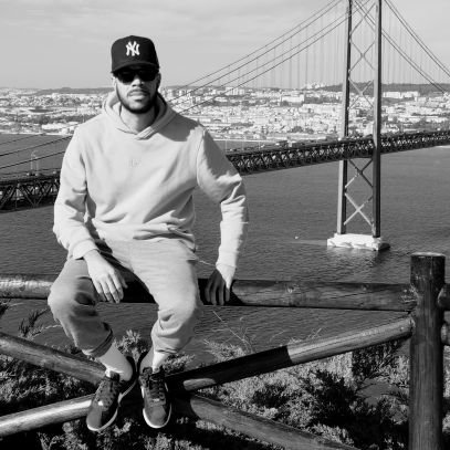 azz_gas_or_cash's profile picture. Chillin, laxin', a little multitasking...