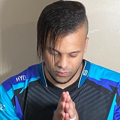 I glorify God while playing games on the pro level and spread the love of Jesus Christ. I hope you all enjoy the content and spread the love too; God bless!