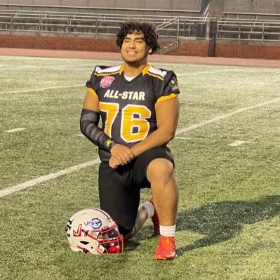 jhs football c/o 2022 OL #76|6’2|300 https://t.co/oFOn8Vdr7i