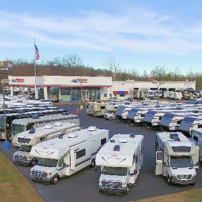 We are a full line RV Dealership offering New & Used RV Sales, financing, insurance, service, hitching, parts & more! Your adventure awaits! 🚍☀️