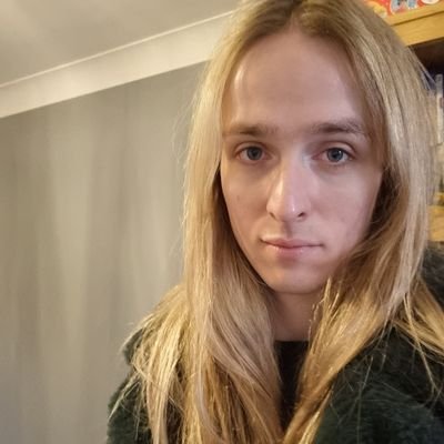 Queer, trans, and starting life in Australia! In love with chaosjuggler. She/her. I write Scream fanfiction: https://t.co/fQLlxRK3np