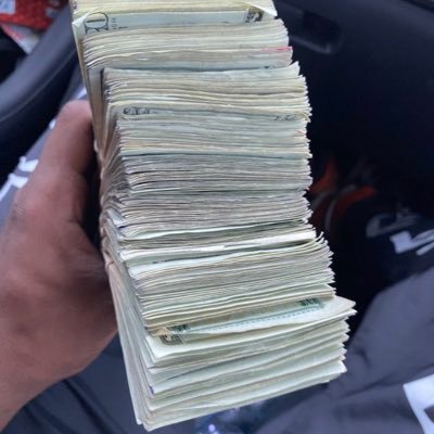 Willing to negotiate the price 📲/ Open To All Trades🔥/ Can Get You Any Sneak YOU NEED 👟❄️