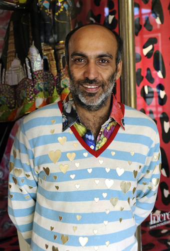fishfrymanish's profile picture. Ace Indian Fashion Designer showcasing at Paris Fashion Week each season. Newly appointed creative director for Paco Rabanne.