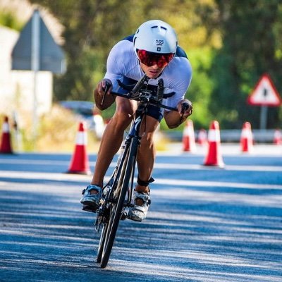 Entrenador Personal y Apasionado del Triatlón          🏃🏻‍♂️ 21 km 1:11:26                🏃🏻‍♂️10km 32:28