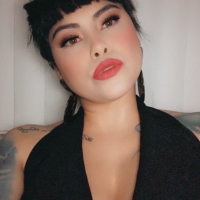 baldenegroandy's profile picture. I’m here for the re-distribution of wealth./Mom/Trader/ Latina/CSULA aluminum