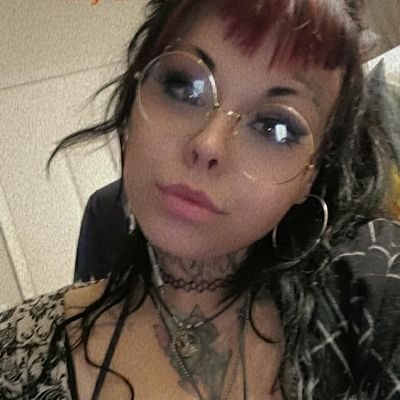 Starving Artist 🎨
Blessed mother of 💫 Octavia Darlene
Adult Content Creator 📸🍑🔞
aspiring Model 🌶
OF @https://onlyfans.com/bookclub4goblinsngoons