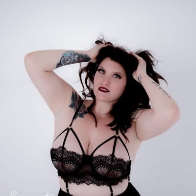 Babiiibluz's profile picture. https://t.co/OT8dWYoqGV   SnapChat: babiiiibluz🌬 Instagram: https://t.co/W77bb1pRF6