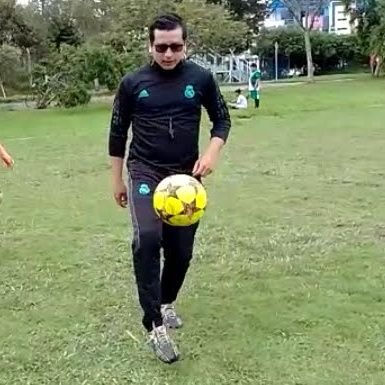 Licenciado en Educacion Fisica Recreacion y Deporte ..
Especialista en Gerencia Educacional. 
Entrenador ⚽🏐