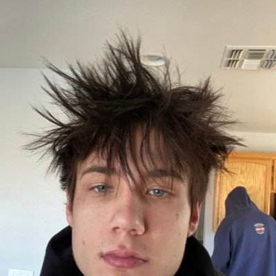 jadenhemsworth's profile picture. dumb