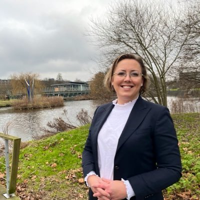 Politicoloog | fietsende fractievz @VVDLdamVburg | Portefeuille: jeugdzorg, financiën, bestuur en burgerzaken, Versterkingsprogramma Ldm-Noord