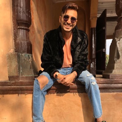 Will cause trouble in multiple languages. PhD candidate @UVM. He/Him/His 🏳️🌈