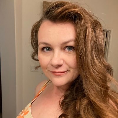 JennyMooMeow's profile picture. just a mom doing hot girl shizz