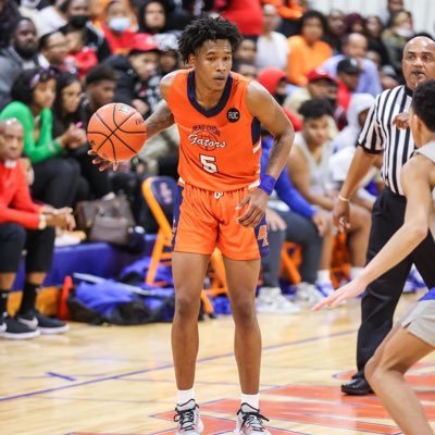 Class of 2022 🎓l 6’2 180lbs l BCH Basketball 💙 #Stayhumble #LLB🕊💙#LLh🕊💜#LLR🕊🧡