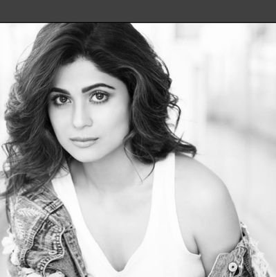 in love with @shamitashetty the queen 👸 
my top2:     Shamita shetty queen
                     Pratik sehajpal 

Follow for follow back!