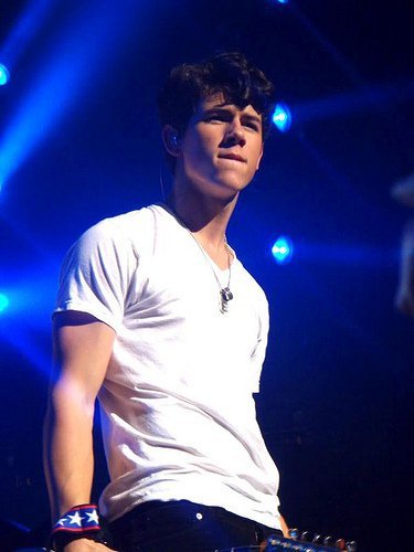 Soy una de esas chicas que le tiene muchas ganas a NickJonas,pero soy jonatica.LecheameNj:$ Un dia tendremos um bebé*-*.