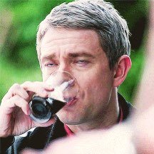 aequoreidae's profile picture. shouting--with peculiar vigor--into the void