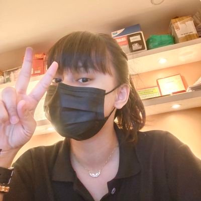 peyt_opisyal's profile picture. she looks into her mirror wishing someone could hear her so loud
🦋10222022🦋