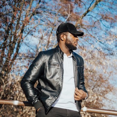 Addicted to football like a drug, Chelsea is my dealer 💙|| Medicos || Son of Zion || Student of Politics || Nigerian 🇳🇬 💯