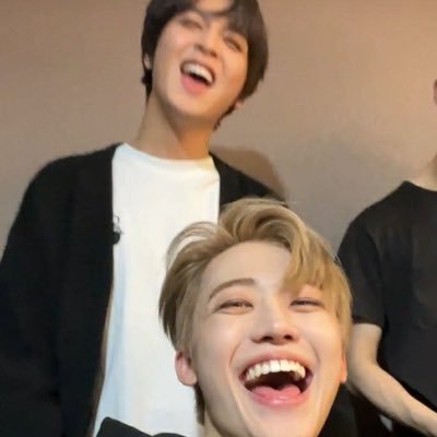 deals acc—dnff atau bub! ( 黄仁俊 & 박성훈 )