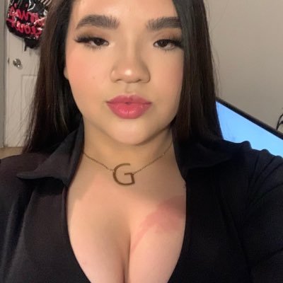 SendWaffles11's profile picture. 🖤