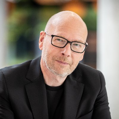 Kommunikationsberater für Digitale Transformation, 
Founder KommunikationNeuDenken!  #PR #Technology #CommTech

https://t.co/ZQBGFJfahM