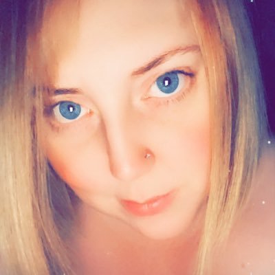 sam_surgenor's profile picture. YA writer 📖 ✍🏻/ Family Life👨‍👩‍👧‍👧/ Yummy Mummy🥰/Tea drinker ☕️ #workfromhome #newtotwitter #newtowriting #moviebuff