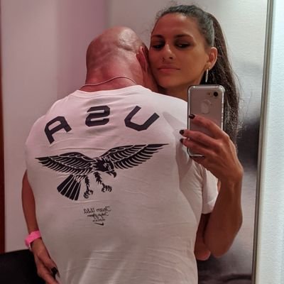 Married my Milkman @realkurtangle 🟣 Mother ♥️ Chicana y Italiano 🟡 God is good 🔆